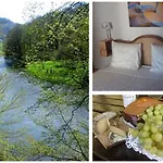 金狮住宿加早餐旅馆 布永