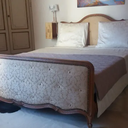 Golden Lion Bed and Breakfast