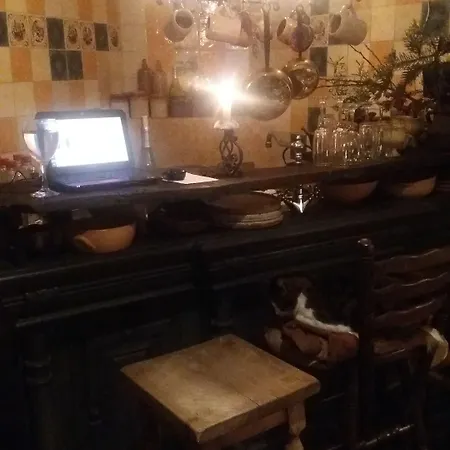 Golden Lion Frühstückspension Bouillon