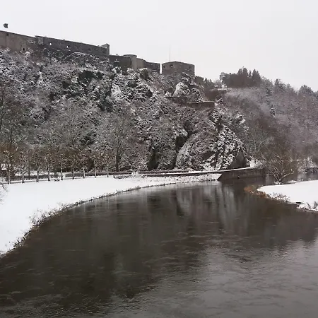 Golden Lion Bed and Breakfast 3*